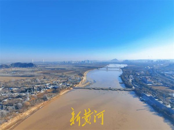 配资炒股网站 天蓝水阔! 高空俯瞰黄河冬日盛景