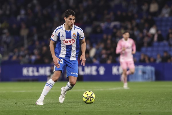 每日配资平台 西班牙人中场：现在是对阵巴萨最佳时机，梦想在诺坎普打进制胜球